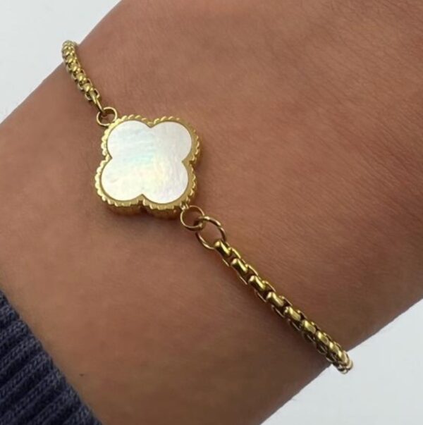 Adjustable Clover Bracelet in Pearl & Gold