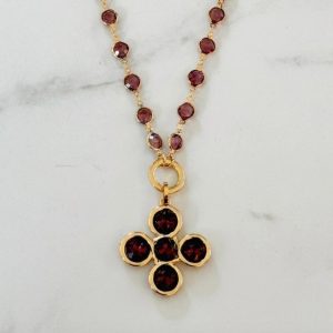 Envy Short Plum Stone Necklace with Plum Clover Pendant